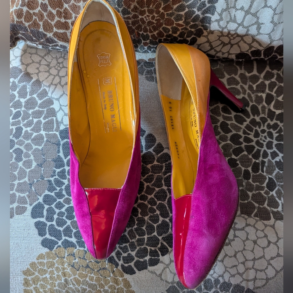 1980s Bruno Magli Italian made color blocked pumps